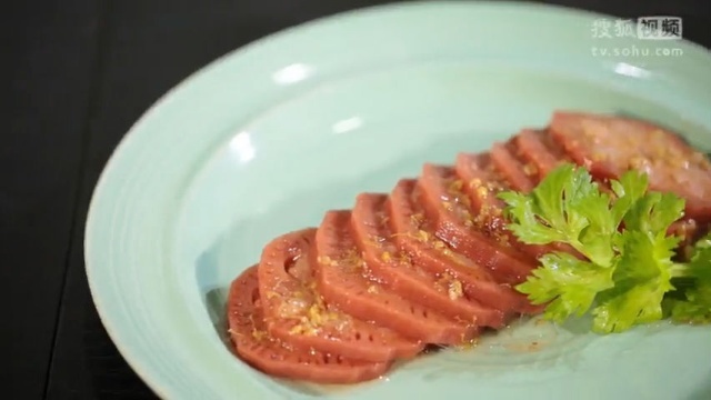 美&middot;食 这才是正宗的桂花糖藕的做法，香甜软糯，淡淡的桂花香，学会了过年大露一手