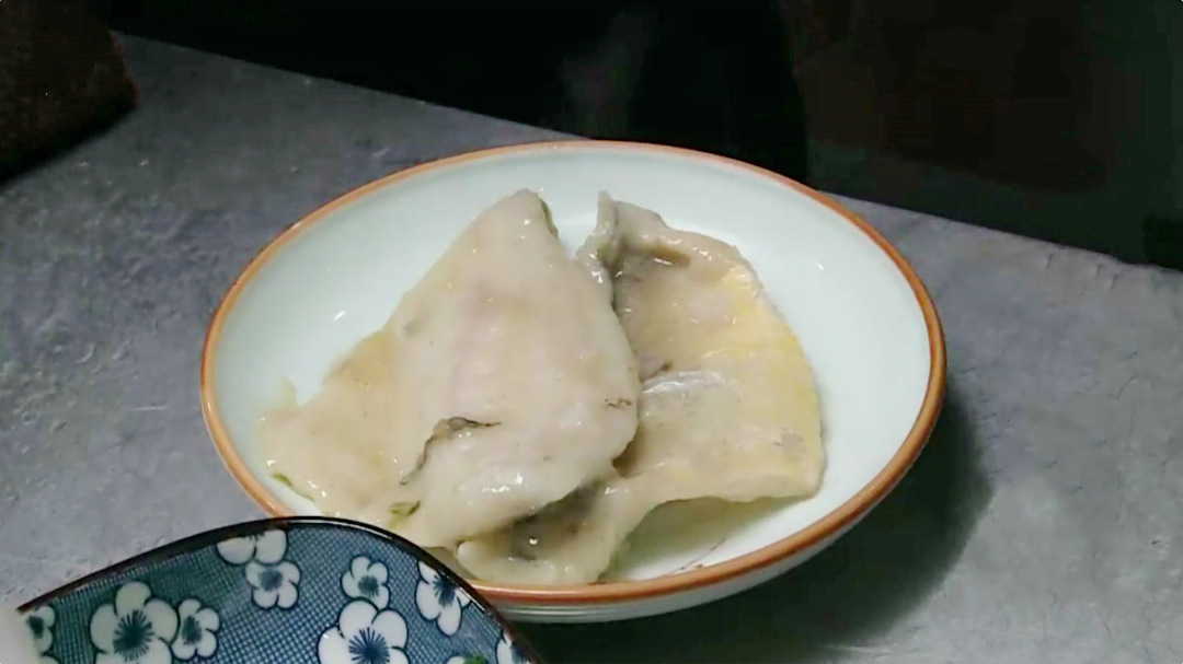 人气美食 陕西北路本帮面馆 半斤黄鱼来入面？