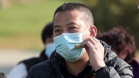 电动车私拉电线飞线充电 小区设充电桩却遭居民反对