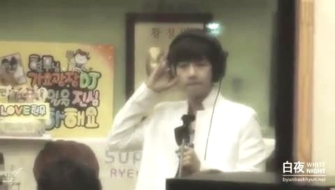 IU kiss&cry 你的世界(Angel) Kiss The Radio 主白贤 饭拍版 12/05/06-EXO-K