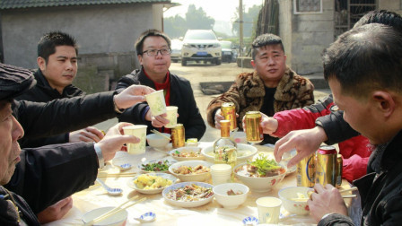 为什么农民都不愿喝啤酒了？酒友：还不如喝水！