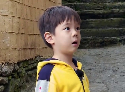 爸爸带娃记 嗯哼神逻辑盘晕村民