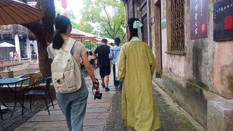 唱罢吹灯 国庆长假大叔游玩惠山古镇，风景迷人吸引各地游客打卡，真的好嗨