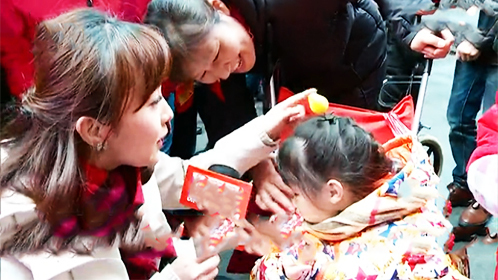 人气美食 欢欢喜喜闹元宵 传统习俗赏花灯