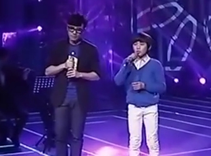宋亚轩动情演唱《梨花又开放》