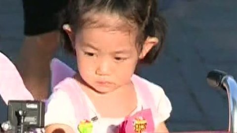 宝贝看你的 宝贝看你的之阿宝小主独自去紫竹院买贴饼子