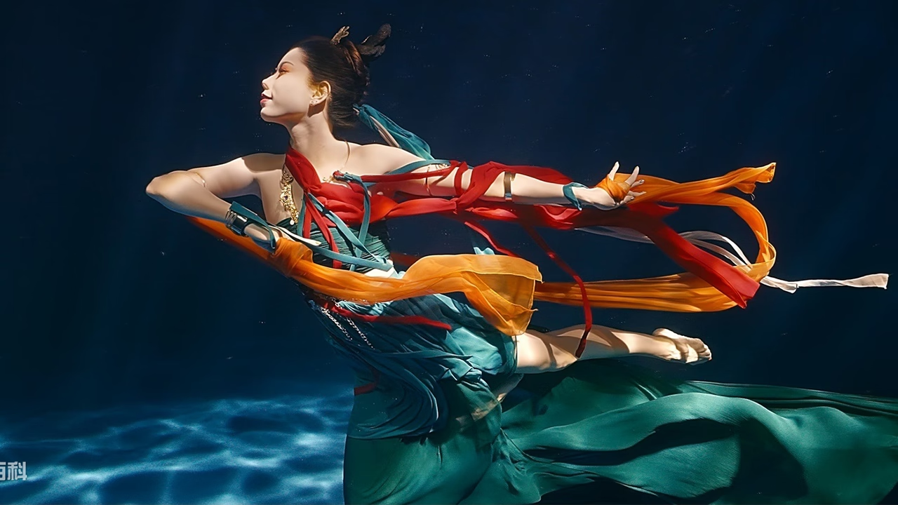 2023河南海外春晚：水中《洛神水赋》