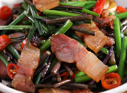 美食台 韭薹蕨菜炒腊肉