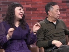 女嘉宾从英国返回故土 尽情展现温柔一面