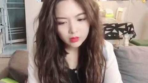 李一檬EMOO 姐姐暖心陪伴失恋妹妹