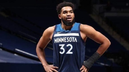 NBA热辣资讯 森林狼众将万圣节大秀！拉塞尔这华子舞姿把唐斯都笑岔了！