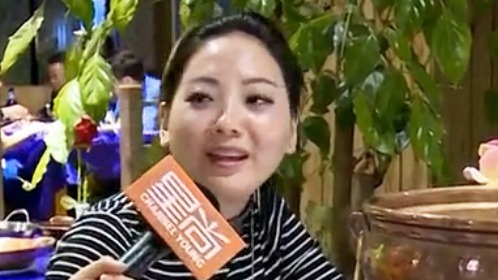 人气美食 奶浆菌“掰开来流浆”“超大份”腊排骨锅！