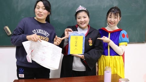 美女家务事 老师把试卷撕烂了，魔仙小晴用“修复粘土”帮忙，能成功吗？