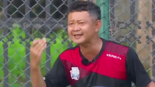 黄指导带着恐怖训练营学员训练