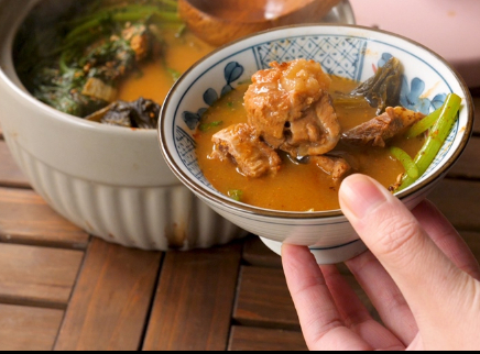来一份热乎乎的土豆脊骨汤