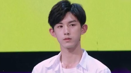 李成儒怒怼郭敬明，老戏骨太敢说！