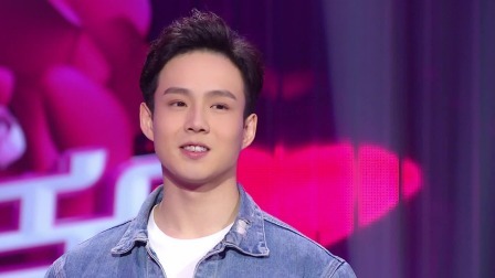 帅气男孩讲睡前故事，超酥磁性音获内向女孩抢亲