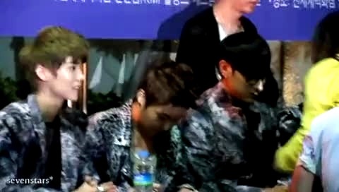 EXO 永登浦签名会 主Luhan 饭拍版 12/05/11-EXO-M