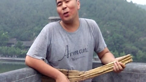 唱罢吹灯 河南小伙儿搞笑方言演唱《教恁洛阳歌》