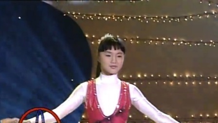 央视1994春晚 纯享版：欧阳贝妮杂技《呼啦圈》，高难度玩转呼啦圈 中央电视台春节联欢晚会 1994