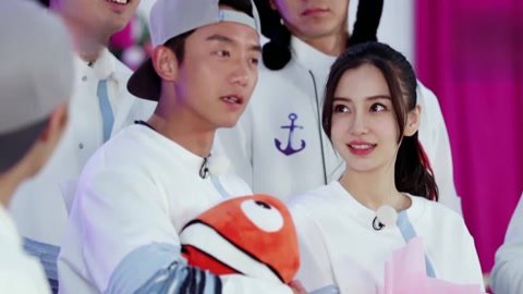 奔跑吧 第8期 Baby感动回归 周五“情侣”对撕鹿晗热巴