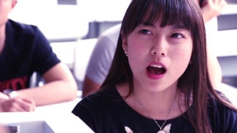 学校里的疯子 《学校里的疯子2》第五集 美女吃大蒜熏倒老师