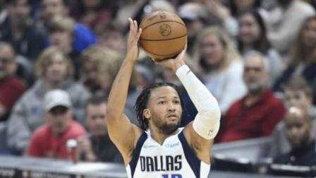NBA热辣资讯 独行侠锁定季后赛 勇士进附加赛仅剩理论可能