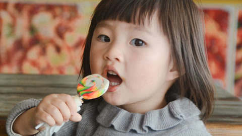 宝宝认生一个办法巧解决