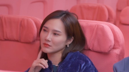 飞正常航班 小伙多次示爱被拒怀疑自己，最后却遇到了女神！