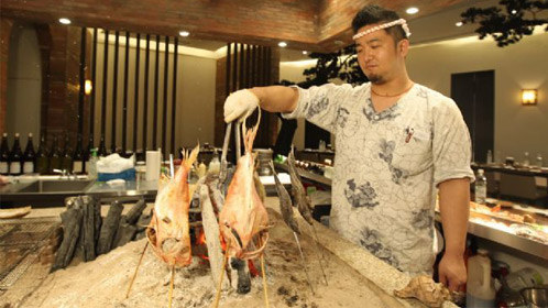 人气美食 炉匠炉端菜“挥船桨”