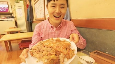 XFun吃货俱乐部2013 初到首尔寻民间美食 豪爽猪肘诱惑