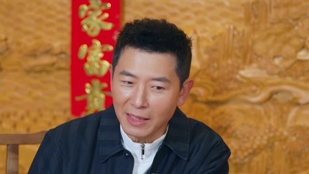 美食桌牌大战开启！戴军化身“人体破壁机”