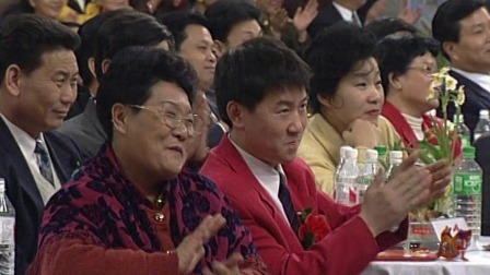 王霞刘君侠黄越峰等《同心同庆》，普天同庆新年好！