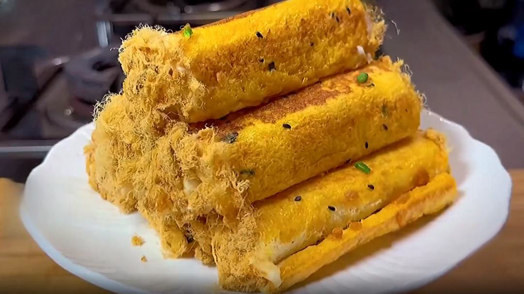人气美食 冬季快手早餐 肉松吐司卷
