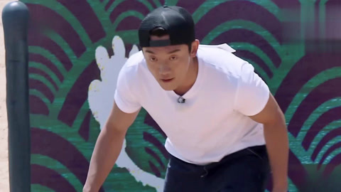 奔跑家族奥运特辑 蔡徐坤沙溢赛场狂奔