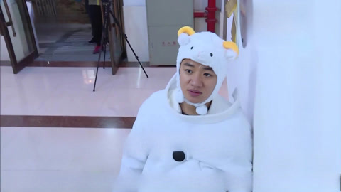 赫互虐竟吃脚 玲花神忽悠