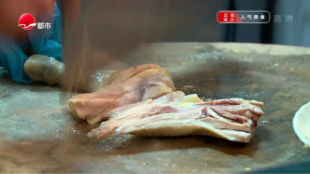 人气美食 曹家渡热气白斩鸡 鸡汤暖锅涮冬笋
