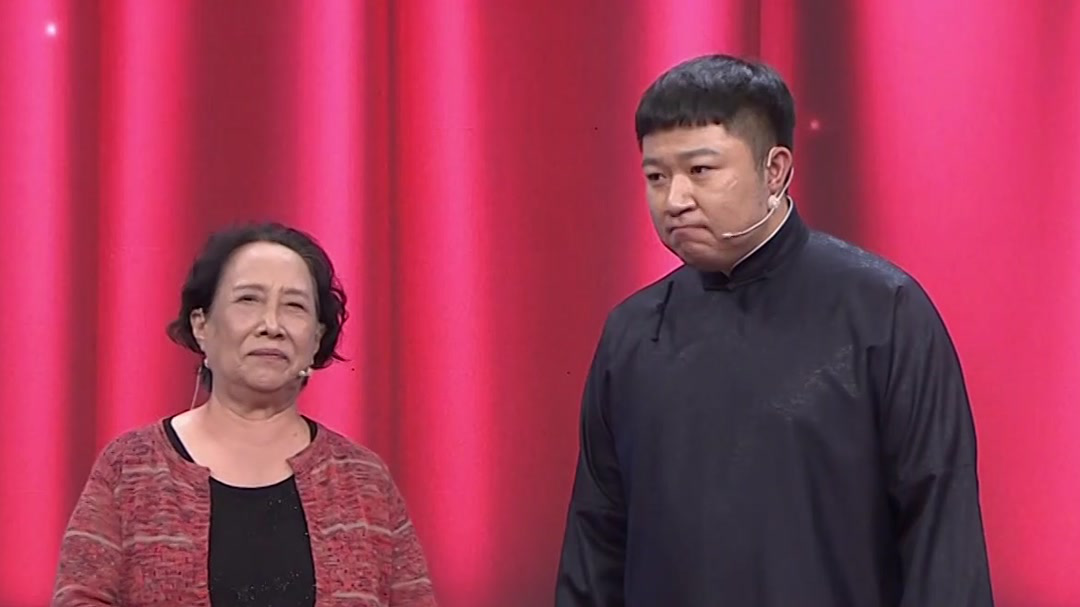 群英会 “姥姥专业户”教小伙儿如何说相声