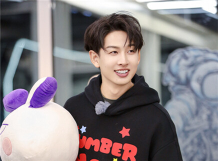 小跳计划：齐思钧解锁新身份