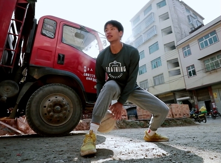 货车上的追梦少年