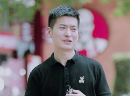 “初代网红”烧饼帅哥 包建斌