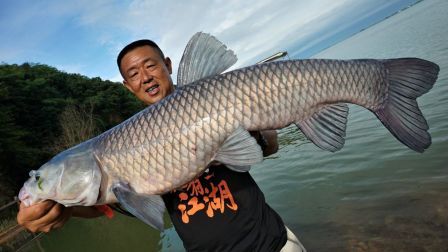 游钓中国 第三季 第17集 连绵降雨初探升金湖 钓友相助滑漂狂拉底物