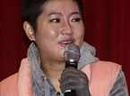 娱乐急先锋 Selina未婚夫张承中宣布：两人婚期无限期延后