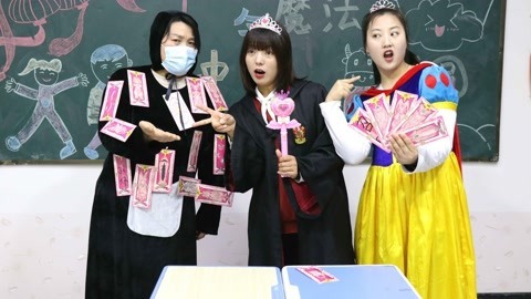 库洛牌大王和小美玩“剪刀石头布”，他们谁是最终的赢家？
