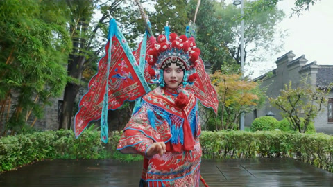 昆曲舞花枪惊艳众人 张子薇古琴初体验一点就通