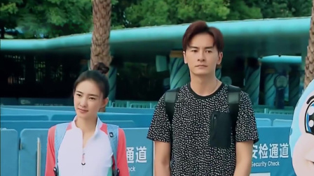 小综与鲸共舞水中竞速