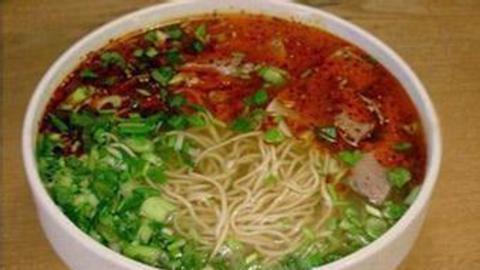 乐活好正点 乐活好正点之老字号拉面 劲道爽滑汤头鲜