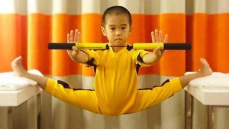 半岛奇闻 日本男孩成李小龙铁粉 4岁习武练八块腹肌！