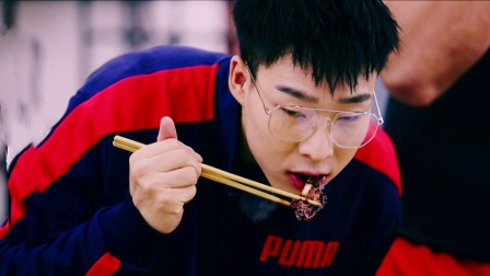 陈意涵嗓音迷人KTV实力小姐姐？灌篮球员唱歌厨艺样样超神