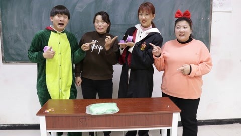 美女家务事 手机支架不用花钱买，小晴教你用一次性纸杯做简易支架，太方便了